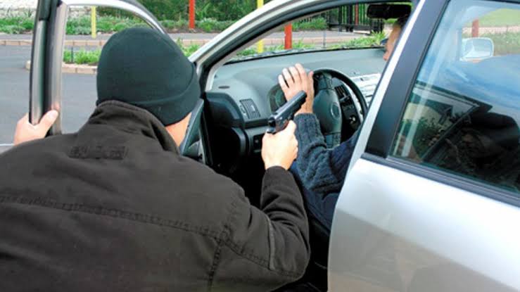 Alertan sobre fraudes por venta de vehículos en redes sociales