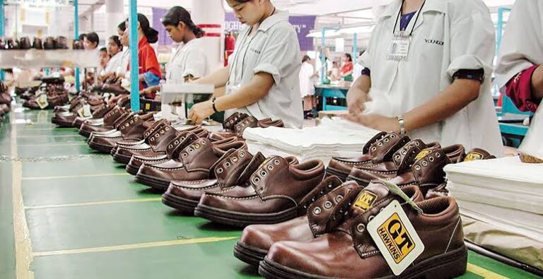 Impone México cuotas compensatorias a importaciones de calzado provenientes de China