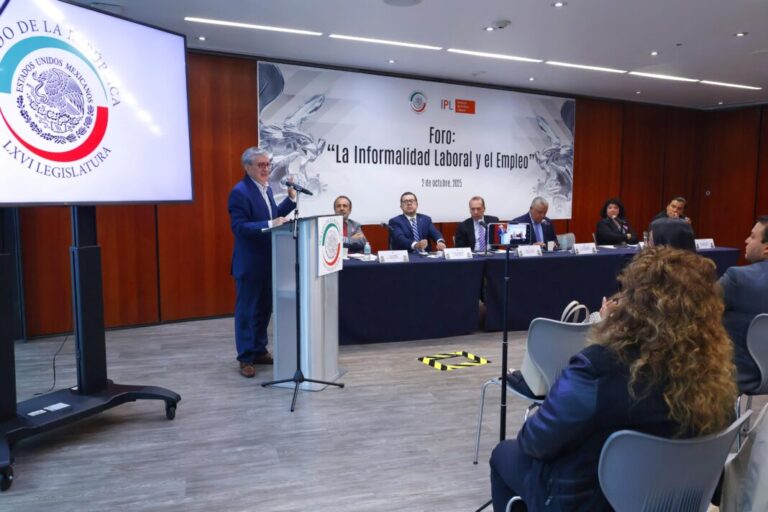 Comerciantes y profesionistas piden en el Senado acciones reales contra la informalidad