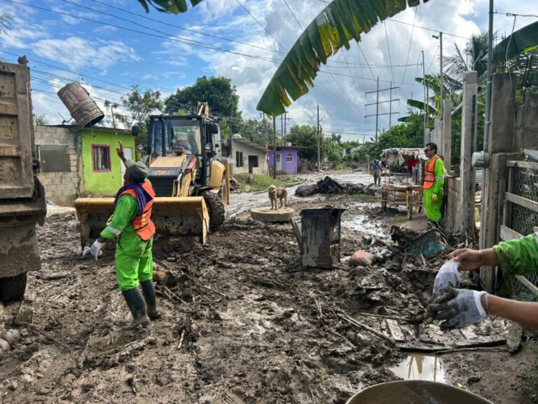 Reportan avance del 43% en atención de caminos en zonas afectadas por inundaciones