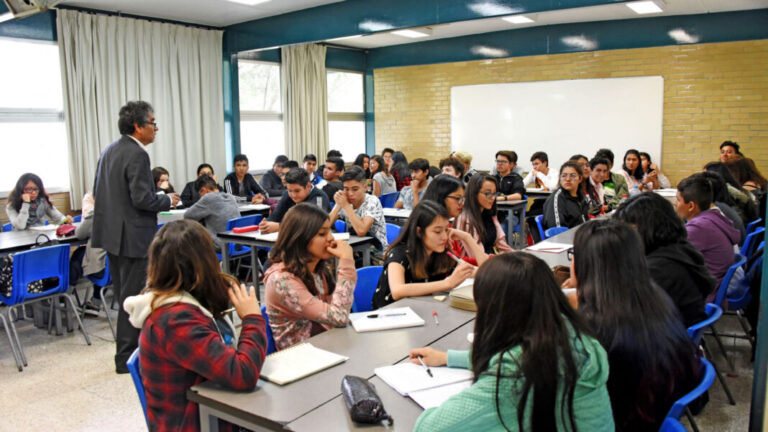 Proyecta UNAM regreso escalonado a clases presenciales