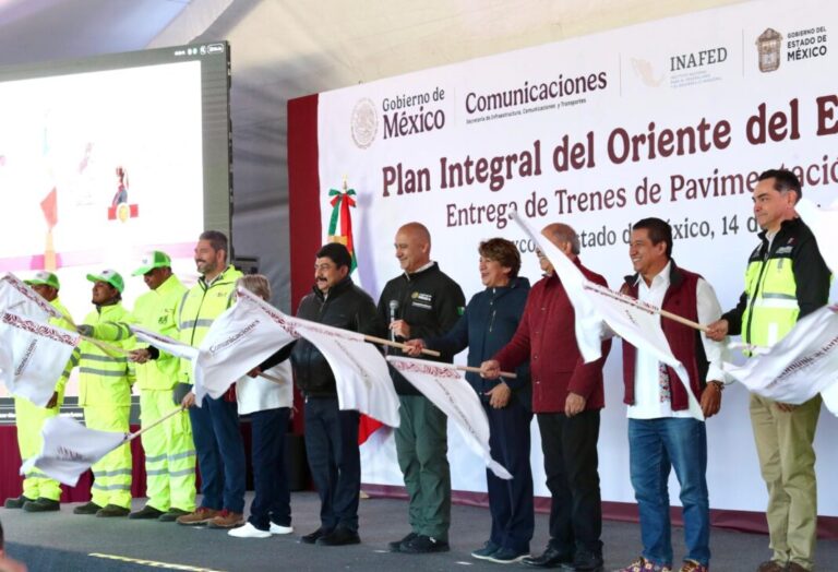 Entrega Federación trenes de pavimentación a municipios del Edomex