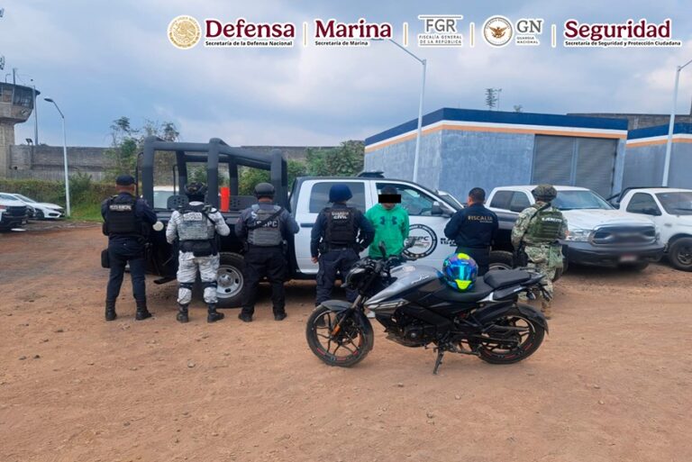 Detienen en Michoacán a 4 sujetos con explosivos improvisados