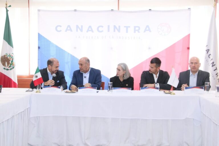 CANACINTRA y organismos industriales firman convenio para impulsar red de proveeduría