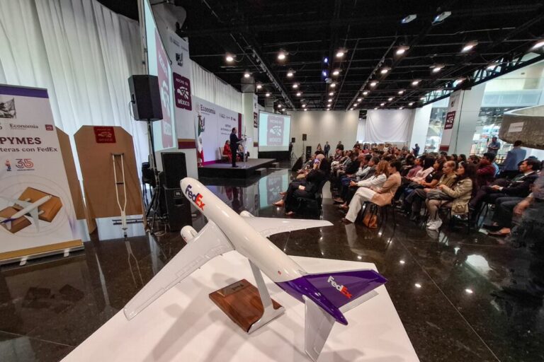 Secretaría de Economía y FedEx firman convenio para impulsar a Mipymes mexicanas