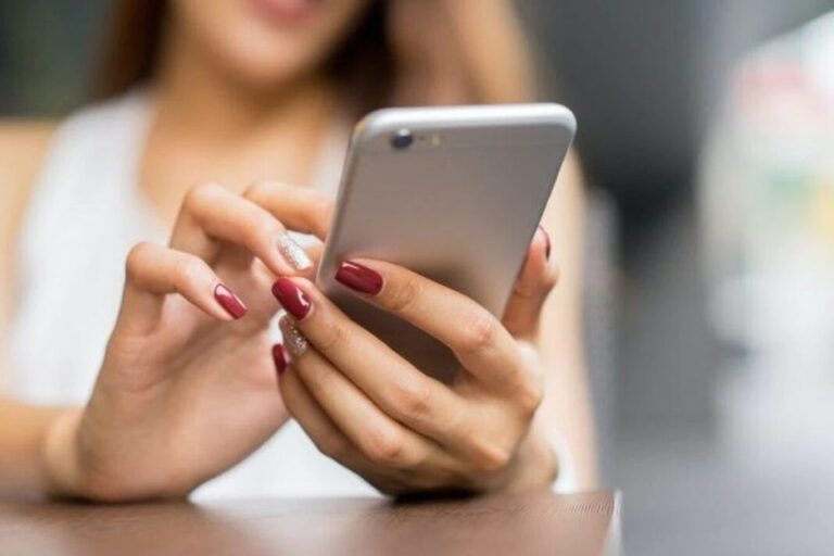 Recomendaciones para el uso de celulares entre menores de edad