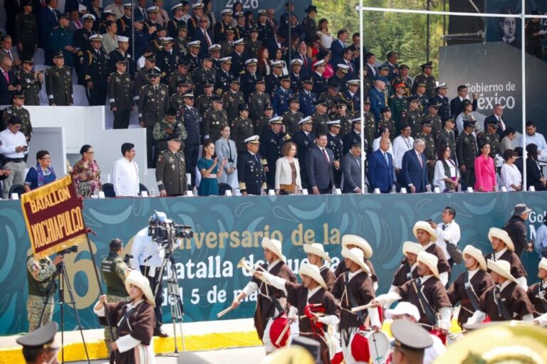 Con éxito, realizan en Puebla desfile conmemorativo de la Batalla del 5 de mayo