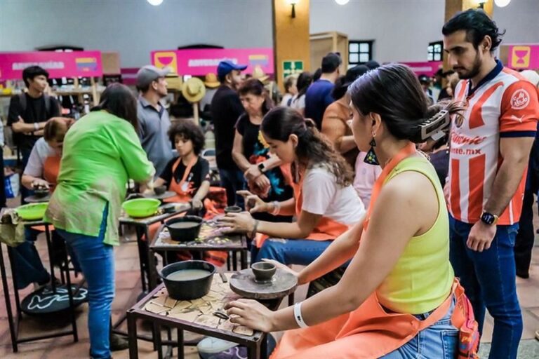 Genera Mundo Jalisco más de 2 millones de pesos en ventas para artesanas, artesanos y productores locales