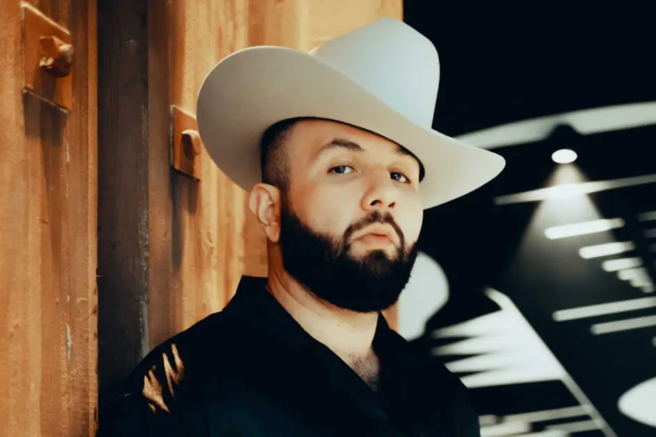 Carin-Leon-cr-Jesus-Fernando-Espinoza-press-2023-billboard-1548