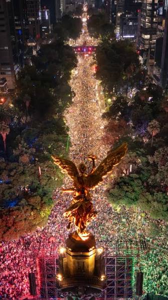 angel-reforma-festejo