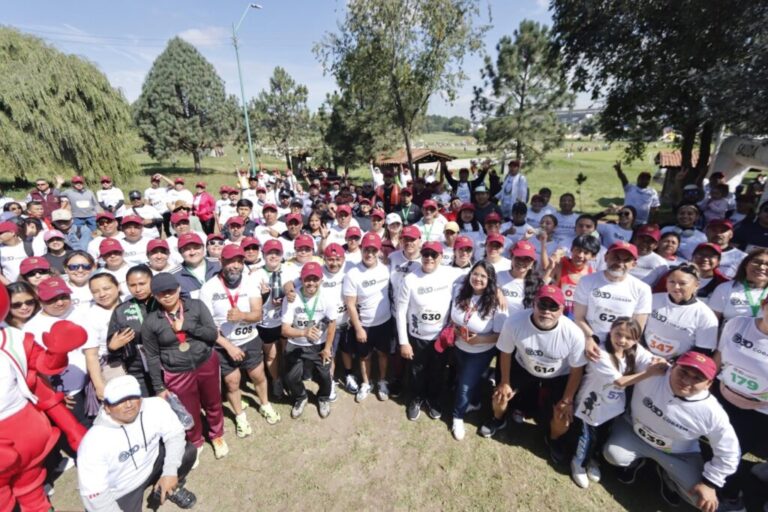 Colegio de Bachilleres del Estado de México celebra 30 años con carrera atlética; participan más de 400 personas